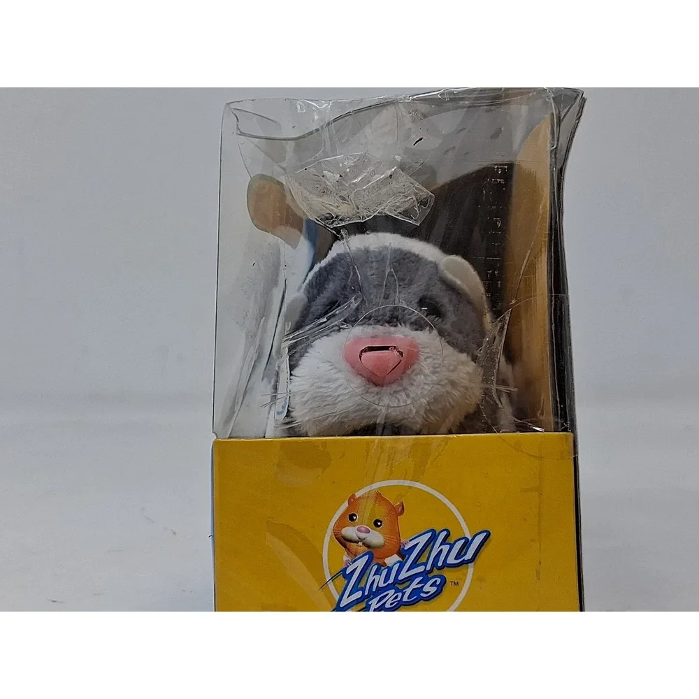 2009 Zhu Zhu Pets Hamster Jinx White Gray Cepia Plush Animal New Damage Box. H